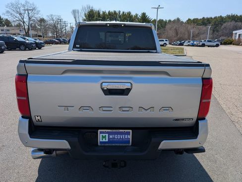 Used 2024 Toyota Tacoma Limited AWD/4WD image 4