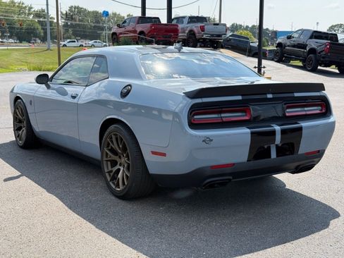 Used 2016 Dodge Challenger SRT Hellcat RWD image 6