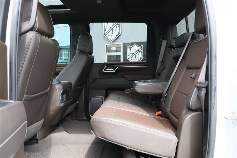 Used 2025 GMC Sierra 3500 Denali w/ Denali Reserve Package AWD/4WD image 27