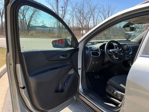 Used 2024 Chevrolet Equinox LT image 15