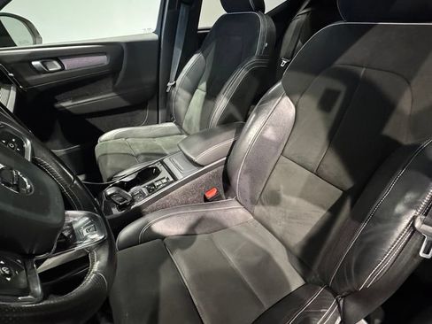 Used 2020 Volvo XC40 T5 R-Design AWD/4WD image 16