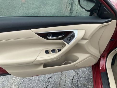 Used 2013 Nissan Altima 2.5 SL w/ Technology Pkg image 26