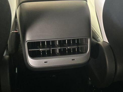 Used 2022 Tesla Model Y Performance image 15