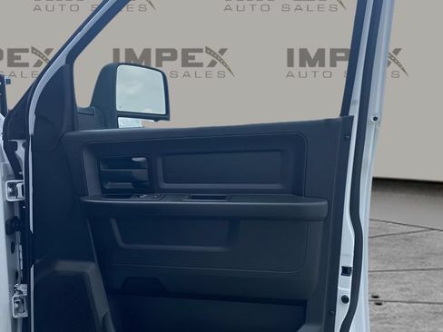 Used 2024 RAM 5500 Tradesman w/ Chrome Appearance Group AWD/4WD image 33