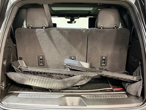 Used 2022 GMC Yukon Denali w/ Denali Ultimate Package image 38