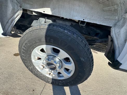 Used 2024 Ford F250 XLT image 11