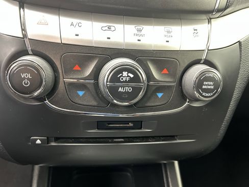 Used 2014 Dodge Journey SXT w/ Flexible Seating Group image 20