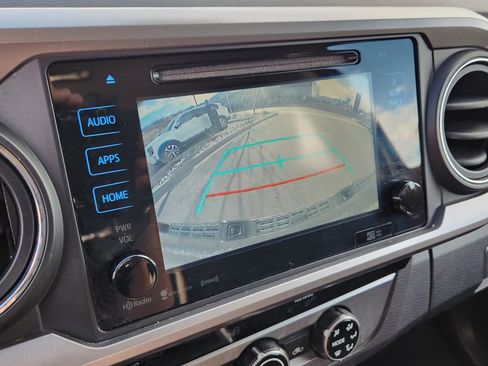 Used 2018 Toyota Tacoma SR5 image 17