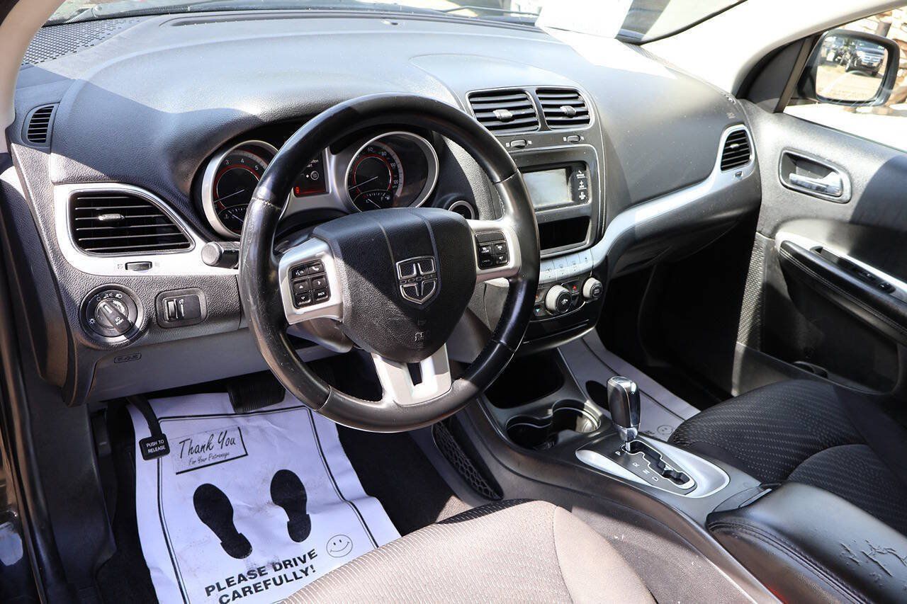 Used 2014 Dodge Journey SXT w/ Flexible Seating Group FWD image 14
