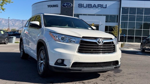 Used 2015 Toyota Highlander XLE AWD/4WD image 1