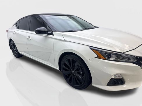 Used 2022 Nissan Altima 2.5 SR FWD image 13