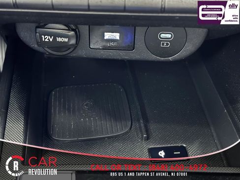 Used 2024 Hyundai Elantra Limited FWD image 34