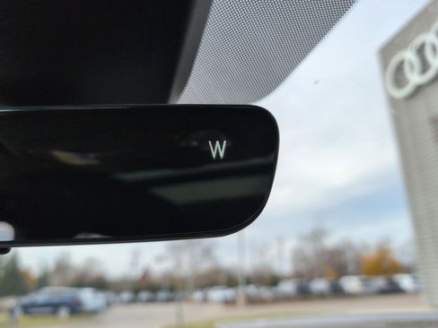 New 2025 Audi Q3 2.0T Premium image 39