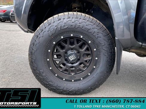 Used 2017 Toyota Tacoma TRD Sport w/ Tow Package (A/T) AWD/4WD image 6