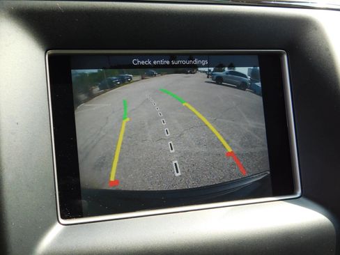 Used 2021 Jeep Grand Cherokee Laredo AWD/4WD image 21