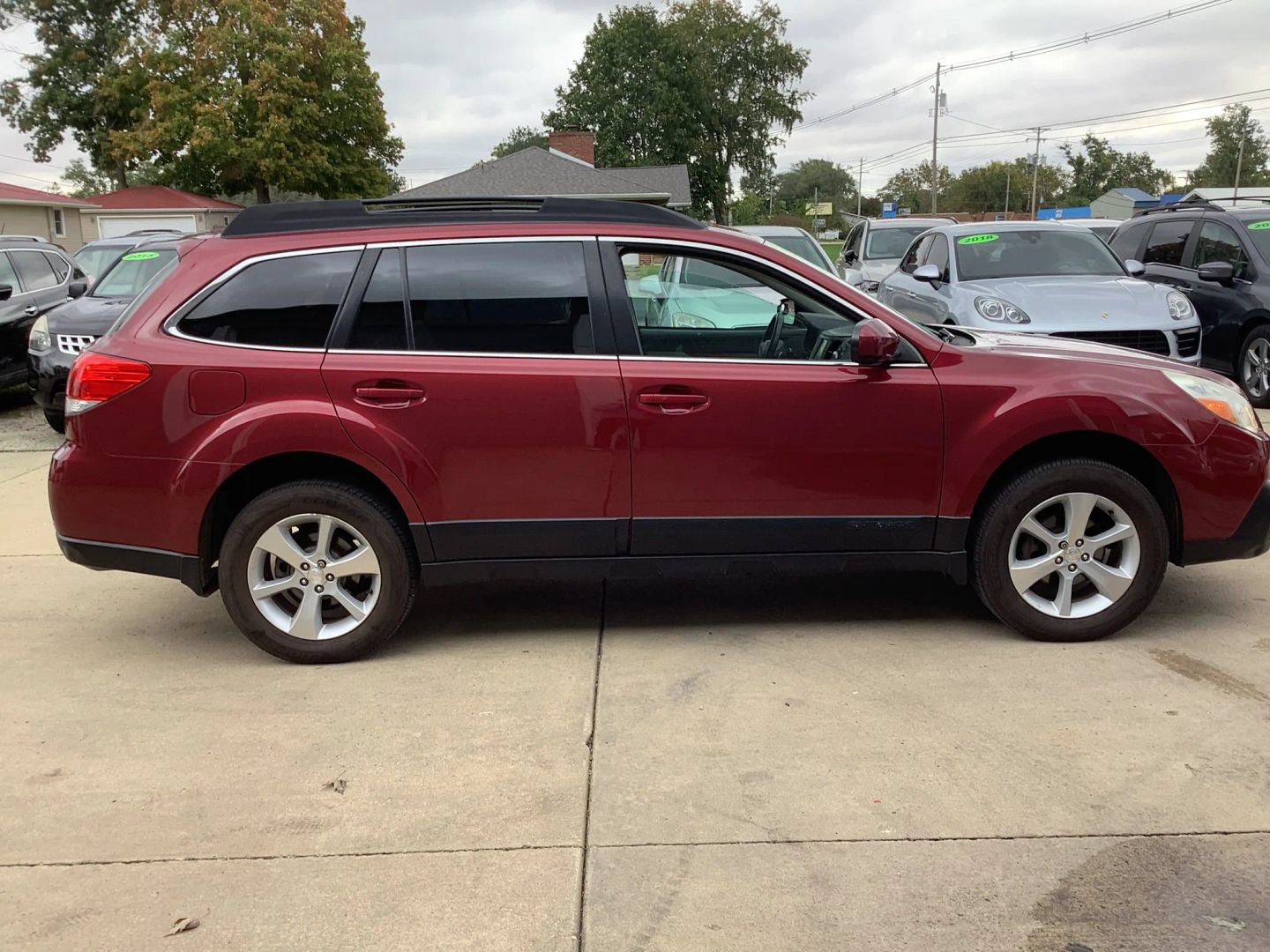 Used 2013 Subaru Outback 2.5i Limited AWD/4WD image 10