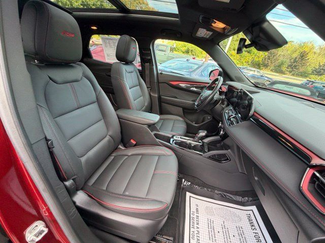 Used 2024 Chevrolet TrailBlazer RS w/ Convenience Package AWD/4WD image 37