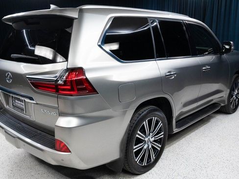 Used 2019 Lexus LX 570 4WD w/ Luxury Package image 5