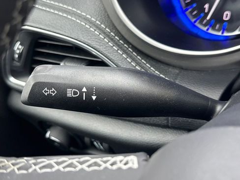 Used 2024 Chrysler Pacifica Limited w/ S Appearance Package image 38