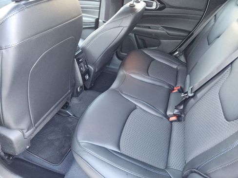 New 2026 Jeep Compass Latitude image 24