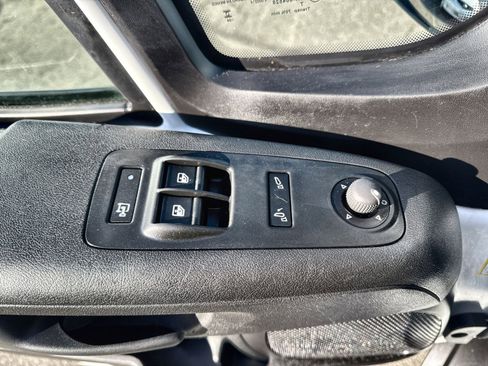 Used 2024 RAM ProMaster 2500 w/ Convenience Group image 15