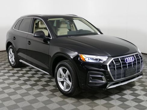 Used 2023 Audi Q5 2.0T Premium w/ Convenience Package AWD/4WD image 1