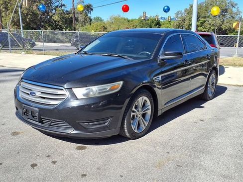 Used 2015 Ford Taurus SEL image 3