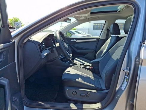 New 2026 Volkswagen Jetta SE FWD image 6