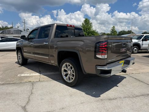 Used 2015 GMC Sierra 1500 SLT w/ SLT Crew Cab Value Package AWD/4WD image 3