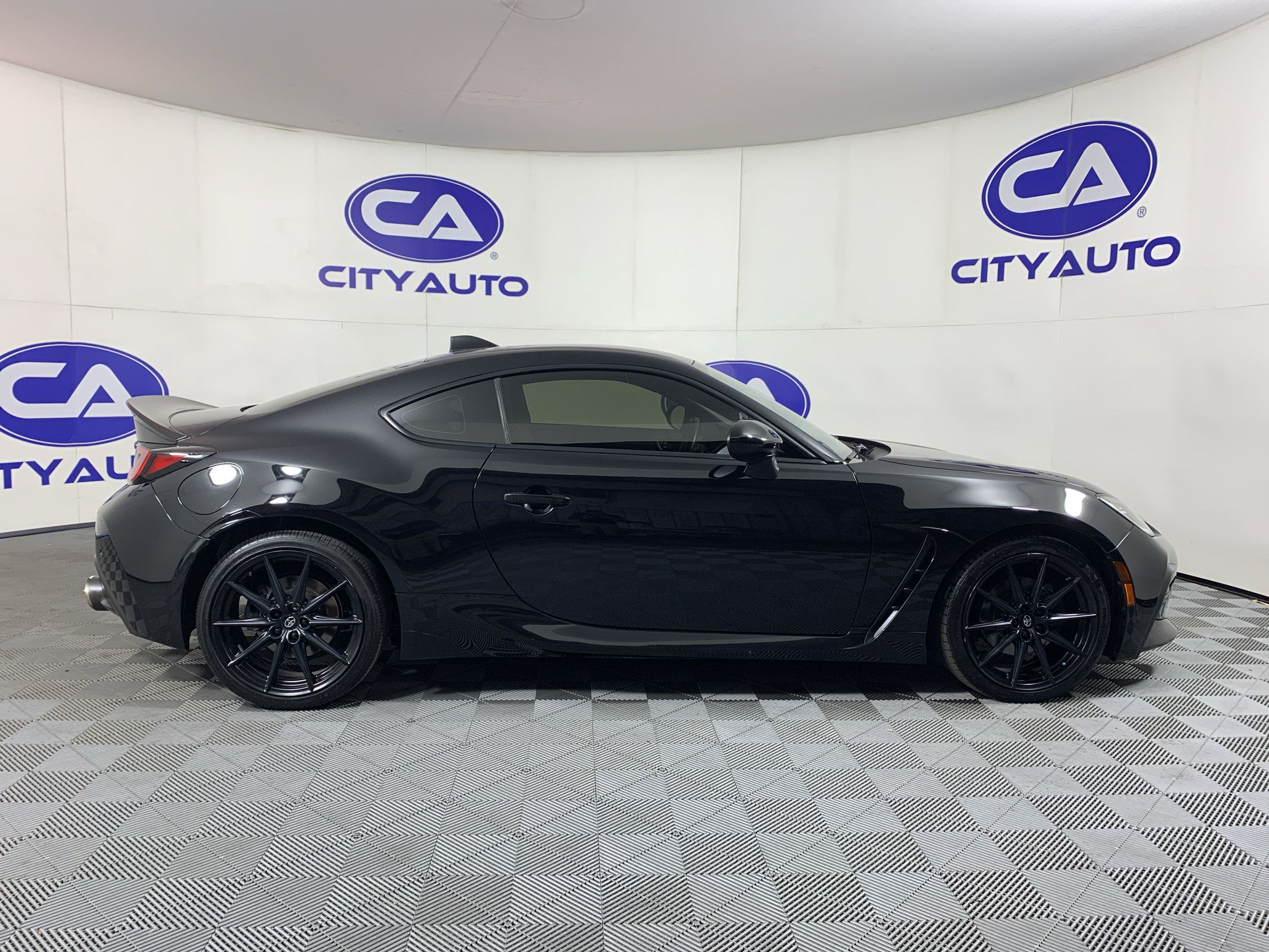 Used 2022 Toyota GR86 Premium w/ ALL Weather Mat Package (TMS) RWD image 2