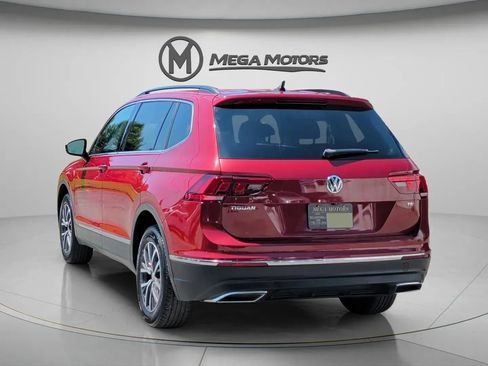Used 2020 Volkswagen Tiguan SE w/ Panoramic Sunroof Package FWD image 5