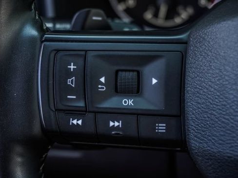 Used 2025 Nissan Rogue SV AWD/4WD image 28