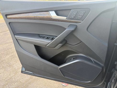 Used 2019 Audi Q5 2.0T Premium Plus w/ Premium Plus Package image 27