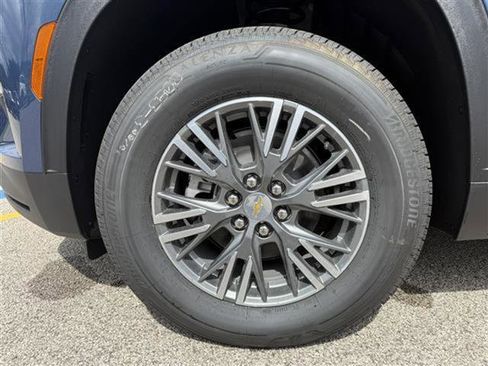 New 2026 Chevrolet Traverse LT w/ LPO, Floor Liner Package image 2