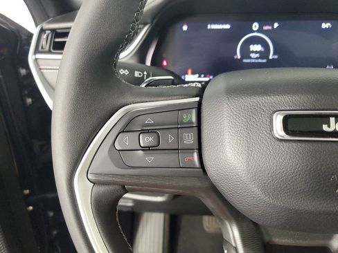 Used 2025 Jeep Grand Cherokee L Altitude image 25