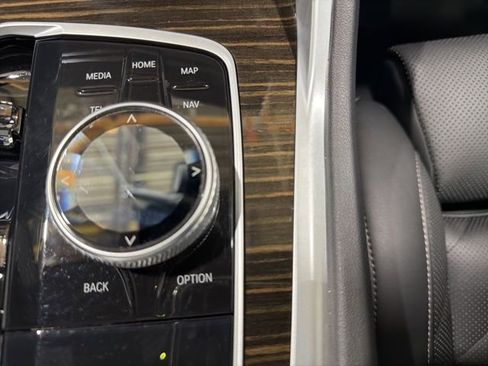 Certified 2024 BMW X6 xDrive40i w/ Executive Package image 39