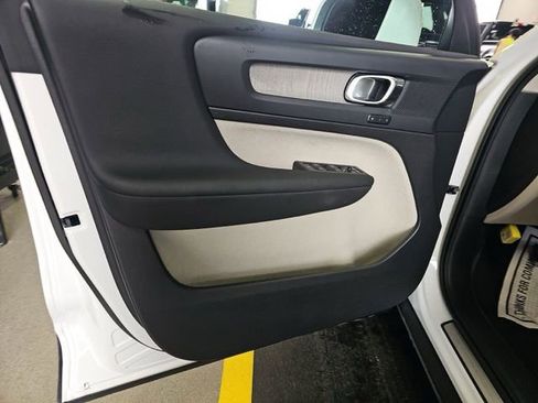 Used 2023 Volvo XC40 B5 Plus w/ Protection Package Premier AWD/4WD image 8