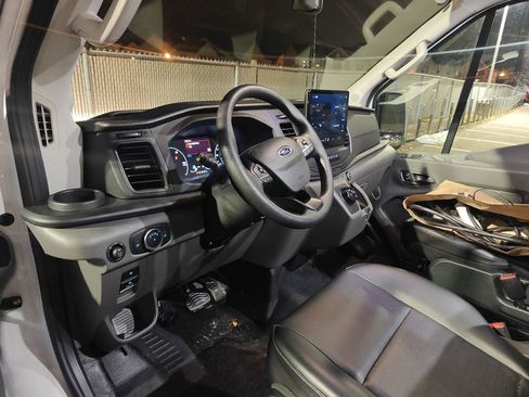 Used 2023 Ford E-Transit Medium Roof image 6