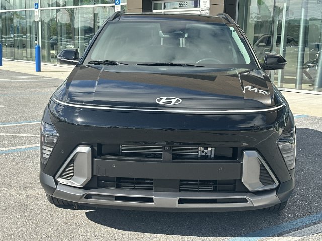 Used 2025 Hyundai Kona Limited FWD image 3