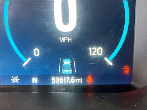 Used 2022 Ford F150 Lariat w/ Equipment Group 501A Mid image 12