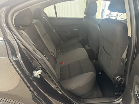 Used 2016 Chevrolet Cruze LT w/ Technology Package image 12