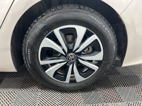 Used 2018 Toyota Prius Prime Premium image 29