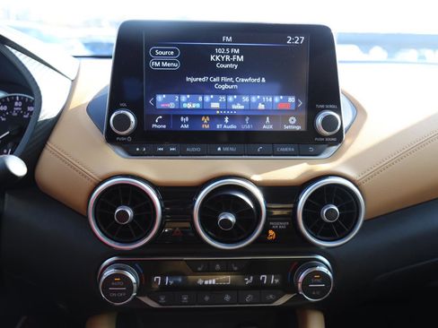 Used 2025 Nissan Sentra SV w/ SV Premium Package image 11