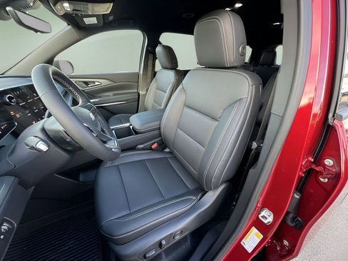 New 2026 Chevrolet Traverse LT image 18