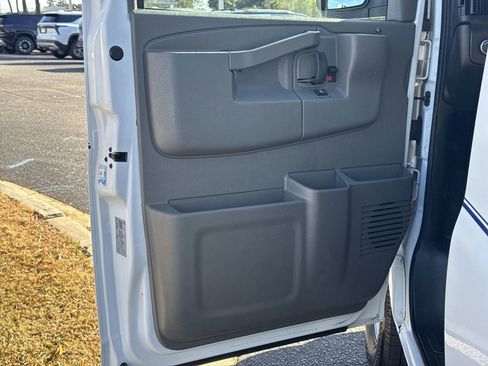 Used 2023 Chevrolet Express 2500 w/ Driver Convenience Package image 14