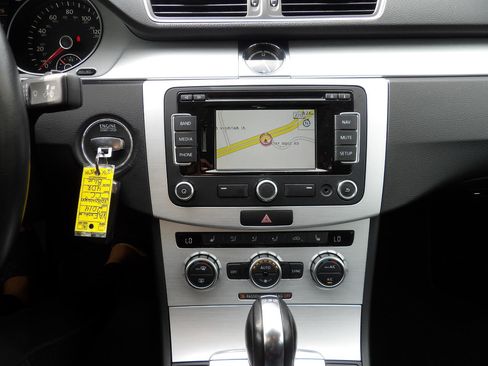 Used 2014 Volkswagen CC R-Line image 13