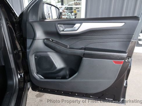 Used 2021 Ford Escape SE image 25