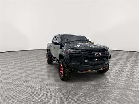 Used 2024 Chevrolet Colorado ZR2 w/ ZR2 Convenience Package III image 2