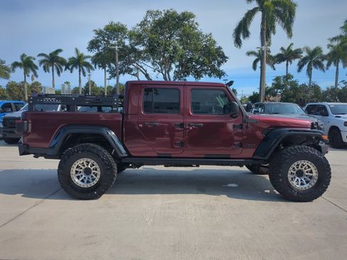 Used 2023 Jeep Gladiator Sport AWD/4WD image 3