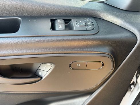 Used 2025 Mercedes-Benz Sprinter 2500 image 15